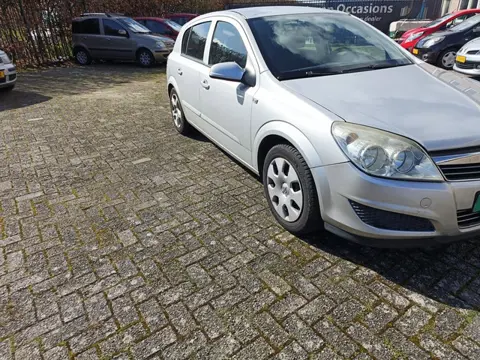 Opel Astra 1.6 Business