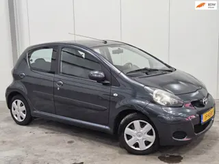 Toyota Aygo 1.0-12V Comfort Navigator | NAP | AIRCO | NIEUWE APK | TREKHAAK