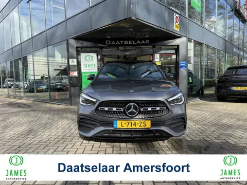 Mercedes-Benz GLA 180 Business Solution AMG Panoramadak Elek stoelen Camera Sfeerverlichting