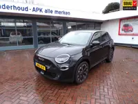 Fiat 600 1.2 Hybrid La Prima Automaat 18"LMV/Navi./Apple Car Play/Android/Lederen bekleding/Climate 