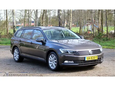 Volkswagen Passat Variant 1.4 TSI Trendline | 2015 | Cruise | Navi |