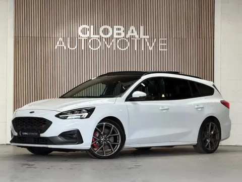 Ford Focus Wagon 2.3 EcoBoost ST-3 - PANO - CAMERA - STUURVERWARMING