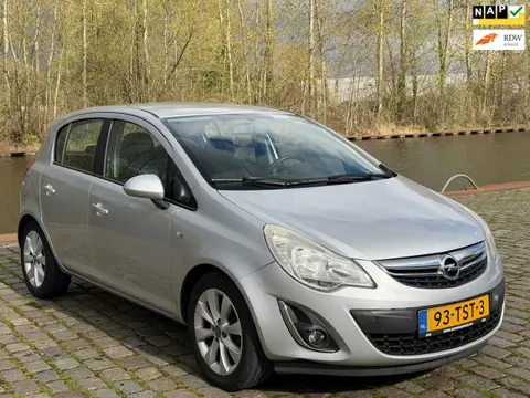 Opel Corsa 1.4-16V Anniversary Edition Lage km org nl auto cruis control airco elektrische ramen cv 