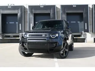 Land Rover Defender 110 2.0 P300e 110 Dynamic Edition