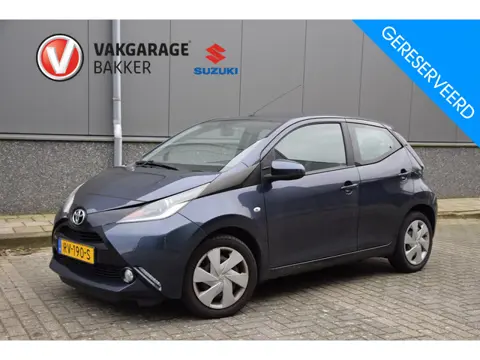Toyota Aygo 1.0 VVT-i x-play | Cruise control | Volledig onderhouden | Bluetooth |