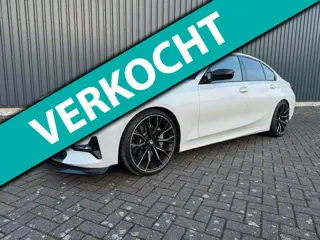 BMW 3-serie 330i High Executive ( NAVI + LM VELGEN + SPORTSTOLEN )