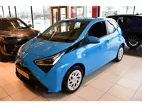Toyota Aygo 1.0 VVT-i x-play 5-deurs 72pk | Apple Carplay/Android Auto | Airco | Achteruitrijcamera 