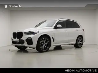 BMW X5 xDrive45e M-Sport | 21" | Panorama | Harman Kardon | Trekhaak | Soft Close | Driving Assistan
