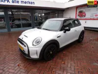 Mini Electric Classic 33 kWh Navi./Apple Car Play/17"LMV/Lederen bekl./Climate Control/Cruise Contro