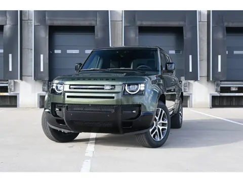 Land Rover Defender 110 2.0 P300e 110 Dynamic SE Edition