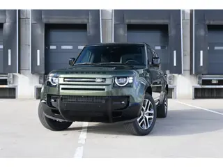 Land Rover Defender 110 2.0 P300e 110 Dynamic SE Edition
