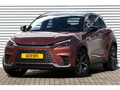 Lexus LBX Cool 2WD 3.955 Km! (bj 2024, automaat)