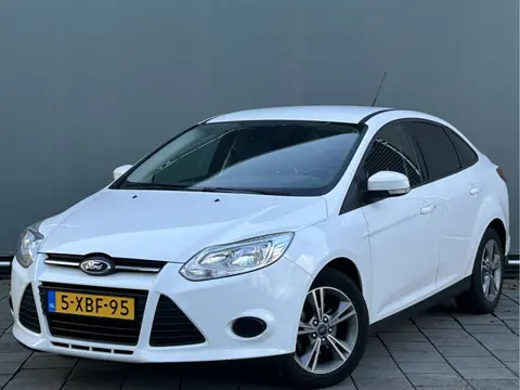 Ford Focus BWJ 2014 | 1.0T 101PK Edition | AIRCO | CRUISE | LICHTMETAAL | PRIVACY GLASS | RADIO/CD |