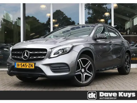 Mercedes-Benz GLA 200 AMG line | Panoramadak