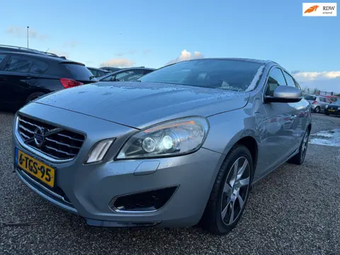Volvo V60 2.4 D6 AWD Plug-In Hybrid Pure Limited Leer Memory Cruise PDC Nieuwe Banden