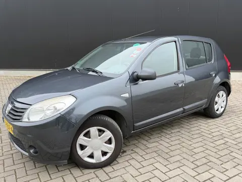 DACIA SANDERO 1.6 AMBIANCE/ AIRCO/ NIEUWE DISTR /TREKHAAK 