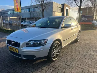 Volvo S40 1.6 - MET 113.000KM - CRUISECONTROLE - NETJES