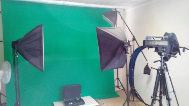 Videopresentatie, domeinnaam met eu extensie met opnamestudio