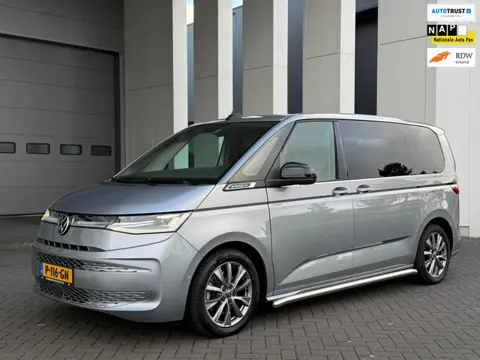 Volkswagen Multivan 1.4 eHybrid Style, panoramadak, vele opties, elect bedienbare trekhaak, 1 e eige