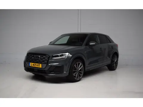 Audi Q2 35 TFSI 150PK AUT S-Line CAMERA / HEAD-UP / DEALER-ONDERHOUDEN / LEER / CARPLAY / VLAKSTUUR 