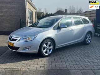 Opel Astra Sports Tourer 1.4 Edition keurige auto met onderhoudboekjes aanwezig oa airco, clima, cru