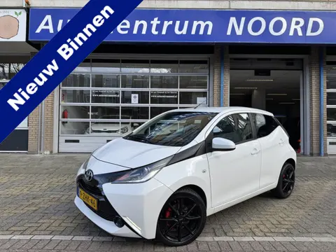 Toyota Aygo 1.0 VVT-i x-play 81545KM! NAP | Airco | LED dagrijverlichting | Achteruitrijcamera | Blu