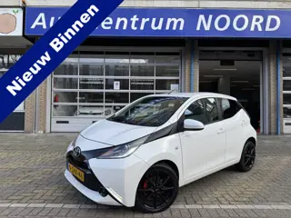 Toyota Aygo 1.0 VVT-i x-play 81545KM! NAP | Airco | LED dagrijverlichting | Achteruitrijcamera | Blu