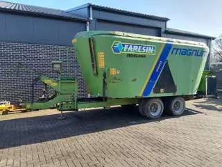 Faresin Magnum 2000 voermengwagen