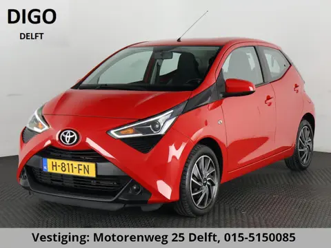 Toyota Aygo 1.0 VVT-i X-PLAY CARPLAY NAVI GARANTIE 2030* . CAMERA . DEALER ONDERHOUDEN . APPLE CARPL