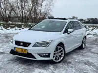 Seat LEON ST 1.8 TSI FR Connect / PANO / LED /