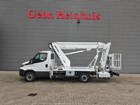 Iveco Daily 35-120 Multitel MJ226 (bj 2017)