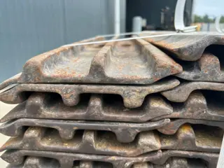 Cat 320D / 320E / 323D / 323E 700mm shoes - 30%