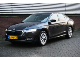 Skoda Octavia 1.0 TSI Business Edition Plus/Trekhaak/Leer/ 100%-Dealeronderhouden.