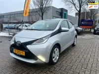 Toyota Aygo 1.0 VVT-i x-play - Cruisecontrole - Camera - Nap