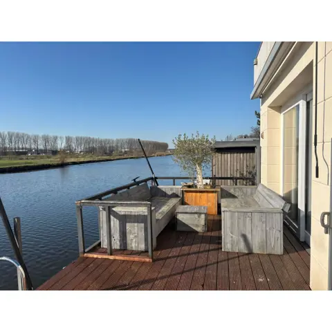 Woning aan de Delftweg te Rotterdam