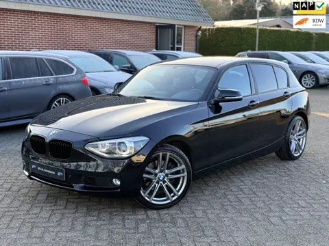 BMW 1-serie 118i Business Sport|Nieuwe Ketting + Klepseals|Navigatie|Airco|18 inch |Xenon|Nette staa