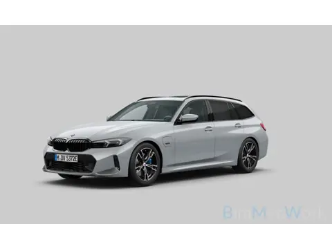 BMW 3-serie Touring 330e xDrive | M Sport Pro | ACC | PANO | Trekhaak