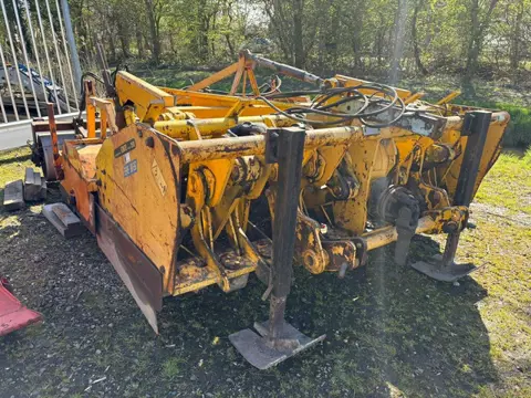 Selvatici 2510 Serie 180 250 - Hakenfrees - hydraulisch aandrukbare pvc rol