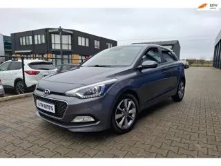 Hyundai I20 1.4 i comfort automaat/ airco/cruise control/Stoelverwarming