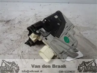 Volkswagen Passat 2005-2010 Deurslot links voor