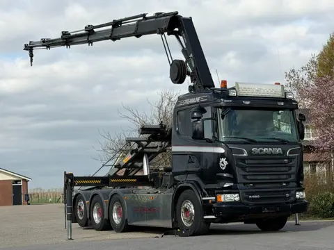 Scania R580 V8 8x4 !!TRIPLE HIAB 24 TM CRANE!!CONTAINERSYSTEM!!EURO6!!TOP!! DK1181
