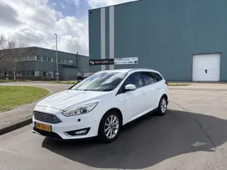 Ford FOCUS Wagon 1.0i Eco-Boost First Edition 6-Bak 125 PK. Zeer goed onderhouden auto !!!