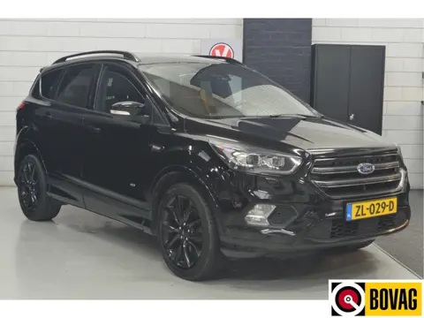 Ford Kuga 1.5 EcoBoost ST Line AWD // CLIMA // NAVI // CARPLAY // STUUR&STOELVERWARMING // TREKHAAK