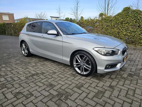 BMW 1-serie 118i (bj 2017, automaat)