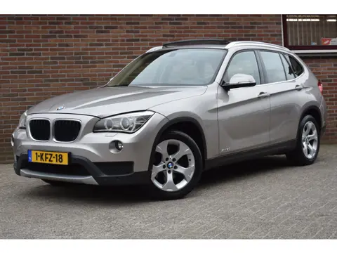 BMW X1 SDrive20i Chrome Line '13 Pano Leder Clima Navi Inruil mogelijk