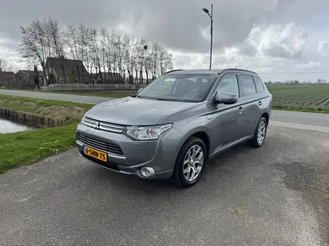 Mitsubishi Outlander 2.0 PHEV instyle 4WD