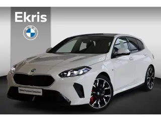 BMW 1 Serie 120 M Sportpakket Pro | Head-Up | 360 Camera | Dodehoekdetectie | Iconic Glow | Stoelver