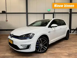 Volkswagen Golf 1.4 TSI GTE Connected Series / NAVI / CRUISE / 5-Drs /