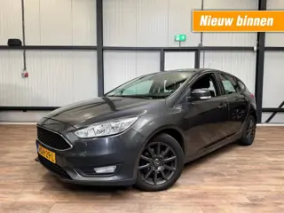 Ford Focus 1.0 Titanium Edition / CRUISE / CLIMA / 5-DRS / 6-Bak