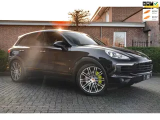 Porsche Cayenne 3.0 S E-Hybrid 416 PK Luchtvering Leder Camera Bose LED 21''